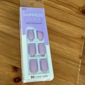 FREE Press-ons manicure